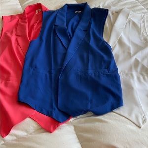 🆕 3 for $28 Blue, Pink & White Pocket Vest